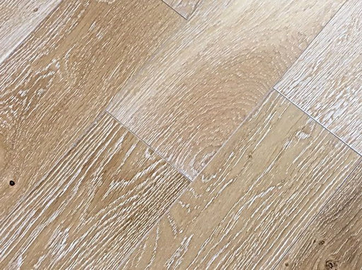 Country Wood Flooring - 6"Solid WireBrushed/UV Oiled Oak OldCastle - Solid Wood Floors 